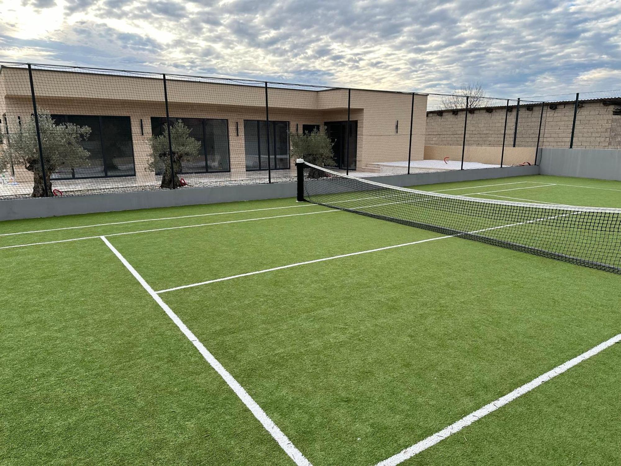 Villa Tina With Swimming Pool, Tennis Court, Games Room, Sauna, Gym, Bbq Policnik 外观 照片