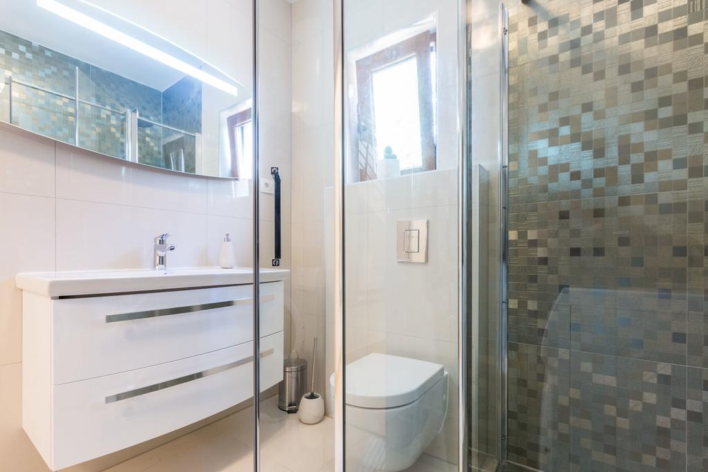 Villa Tina With Swimming Pool, Tennis Court, Games Room, Sauna, Gym, Bbq Policnik 外观 照片